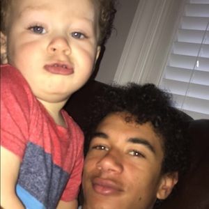 Meet your Posher, Avery